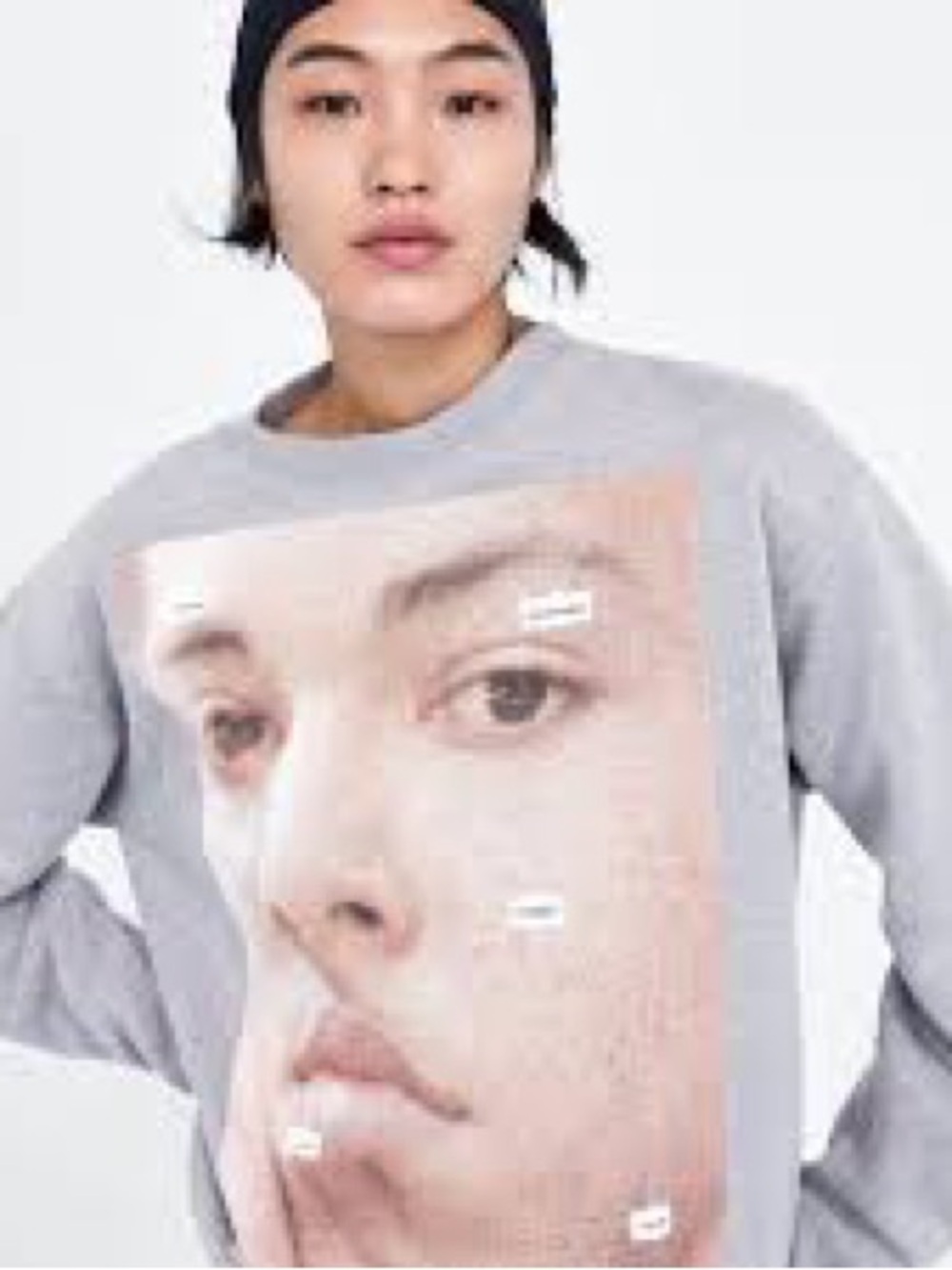 New Rare Zara Printed Photograph Sweatshirt in Light Gray